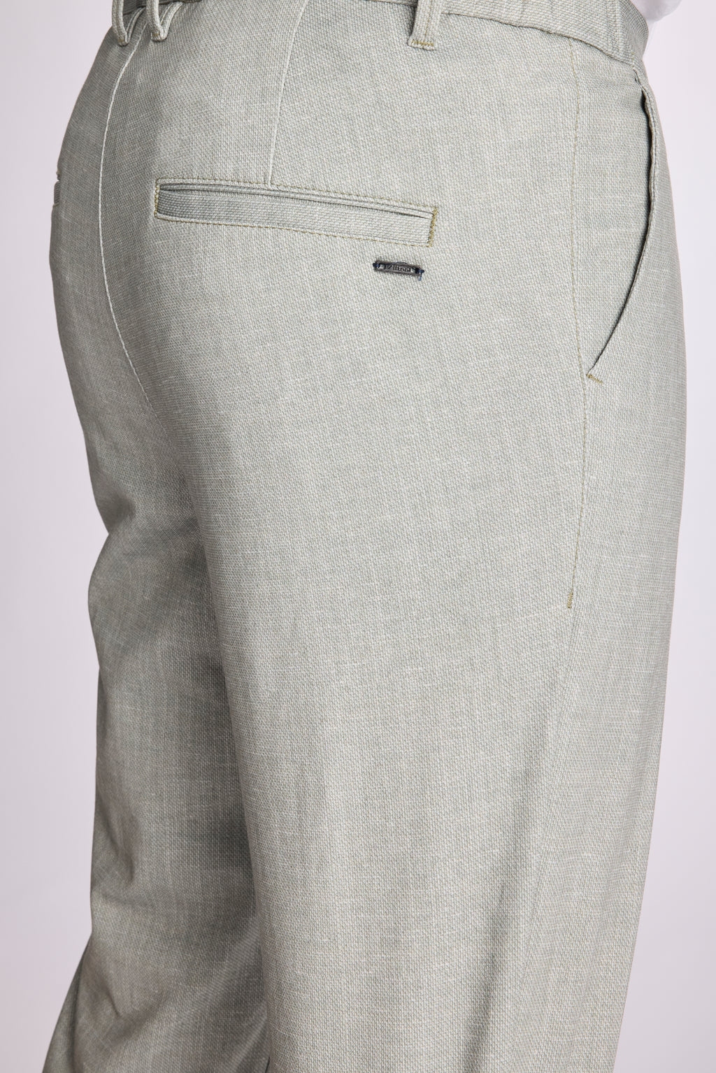ELLIOT 49 - 562 OLIVE S26