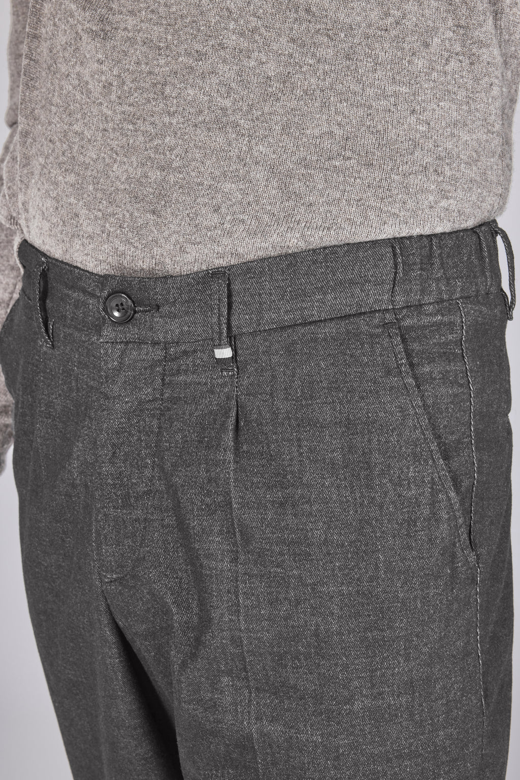 EVERT 62 GREY SHADOW