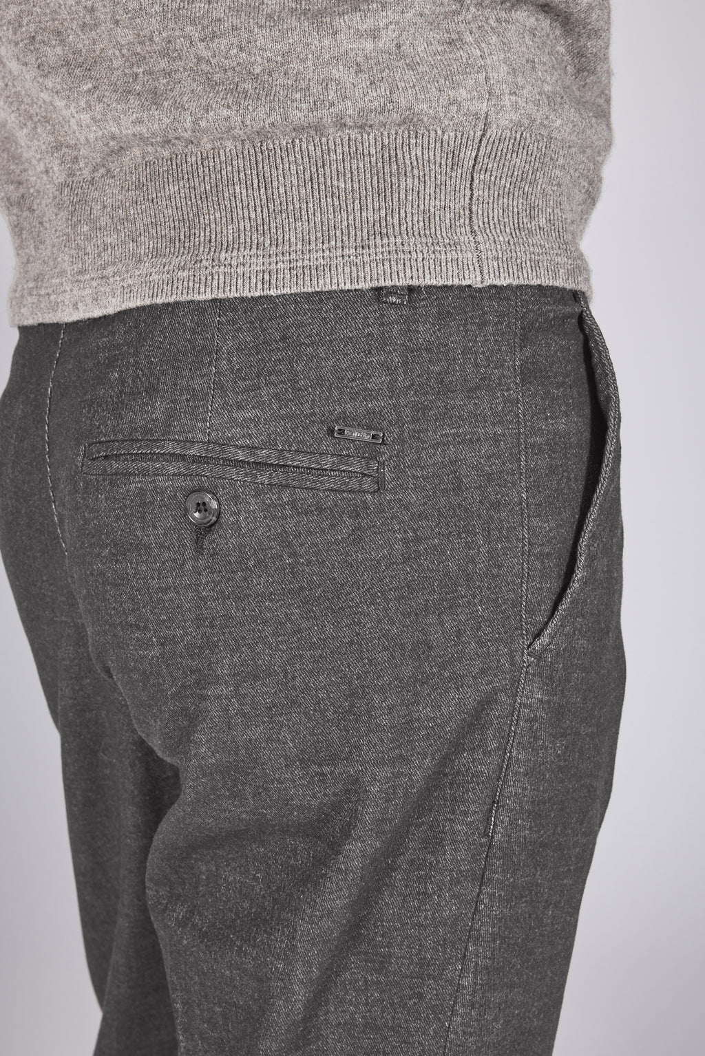 EVERT 62 GREY SHADOW