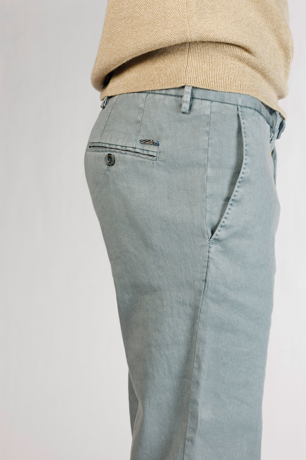 MAGNUS-A 51 - 320 DUSTY BLUE