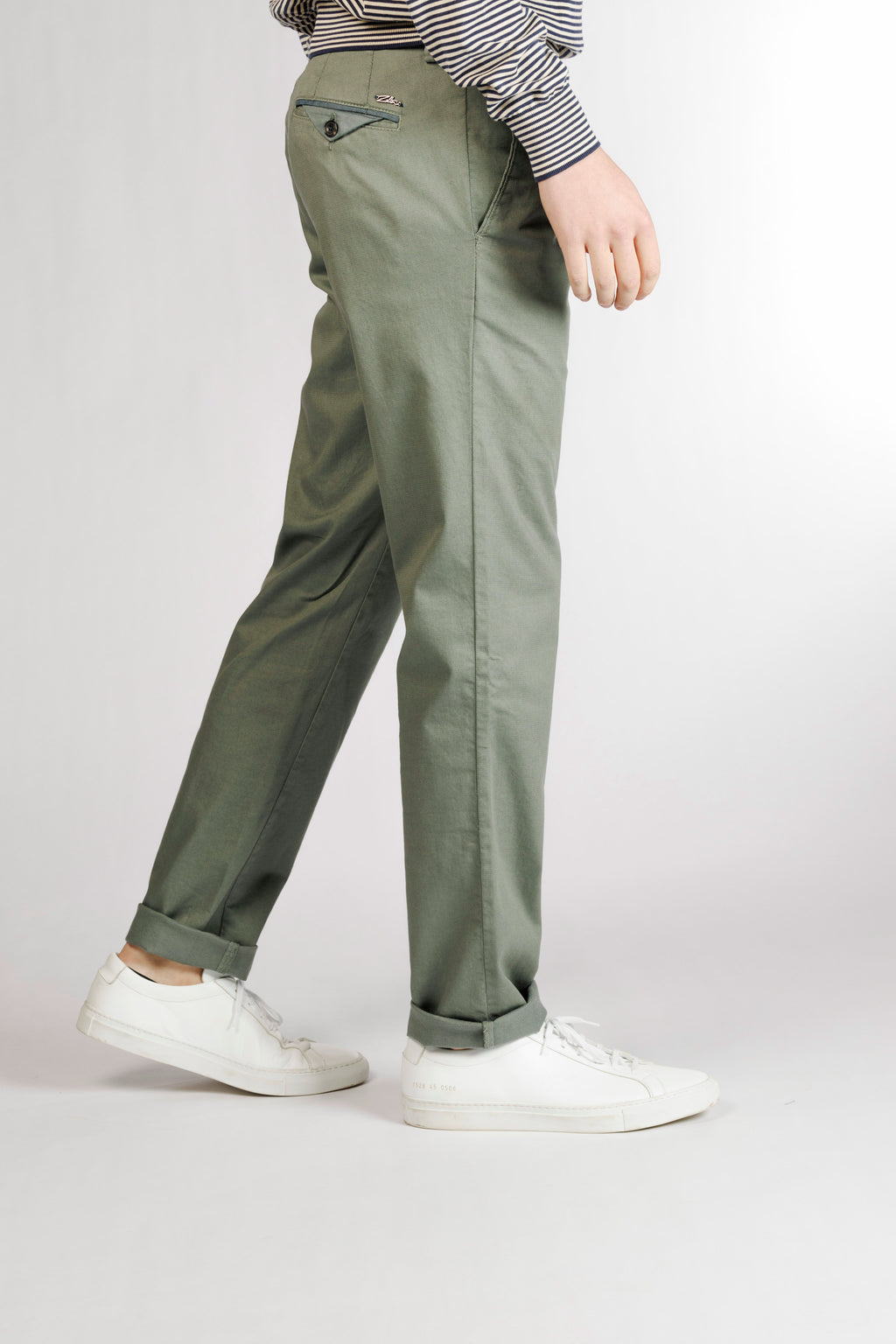 MAGNUS-P 26 - 563 DARK OLIVE