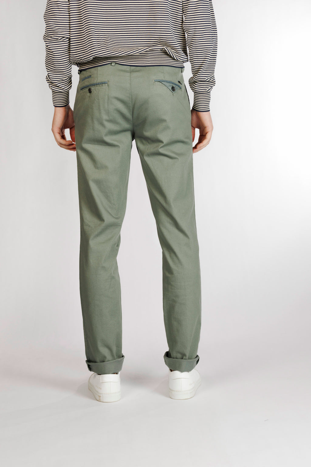 MAGNUS-P 26 - 563 DARK OLIVE