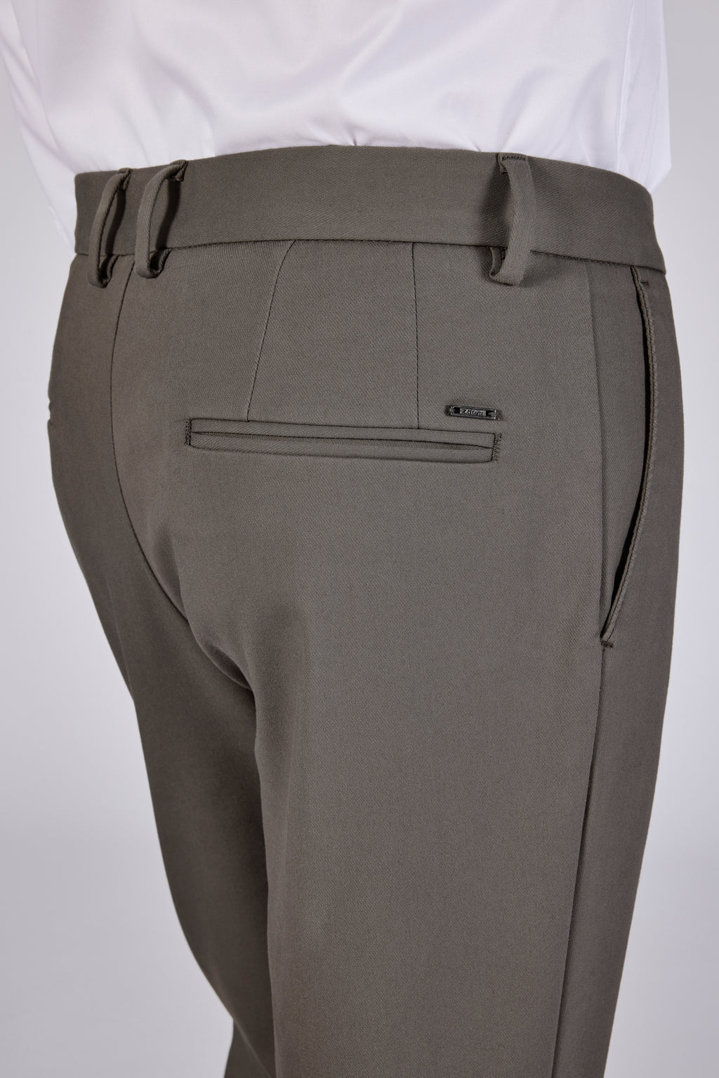 ROB-D 37 BLACK OLIVE