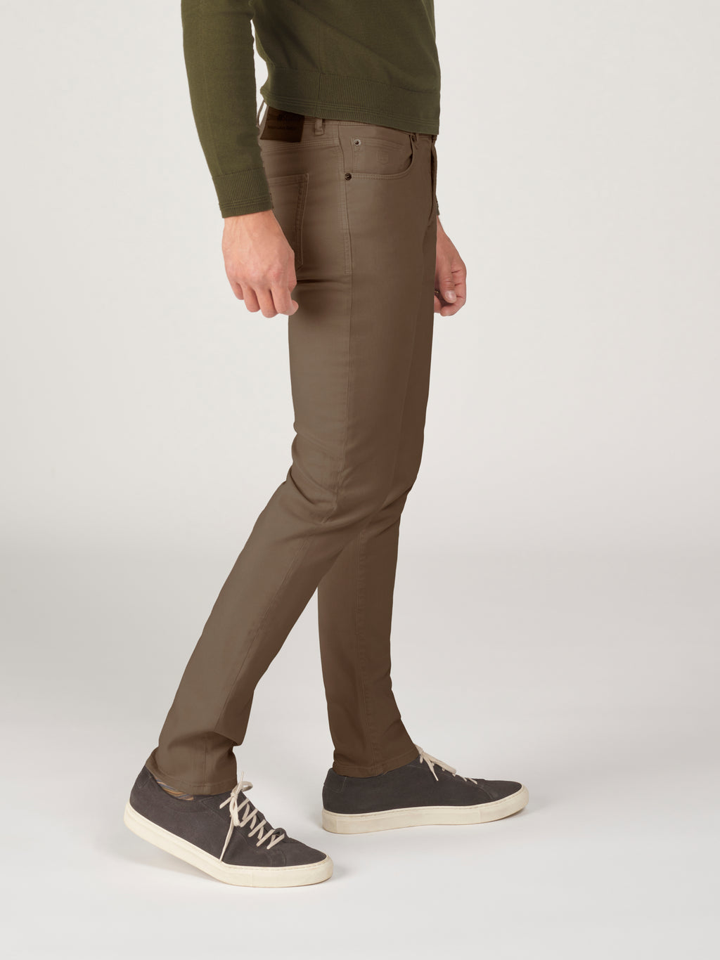 RODGER-P 22 - 422 BROWN SHADOW