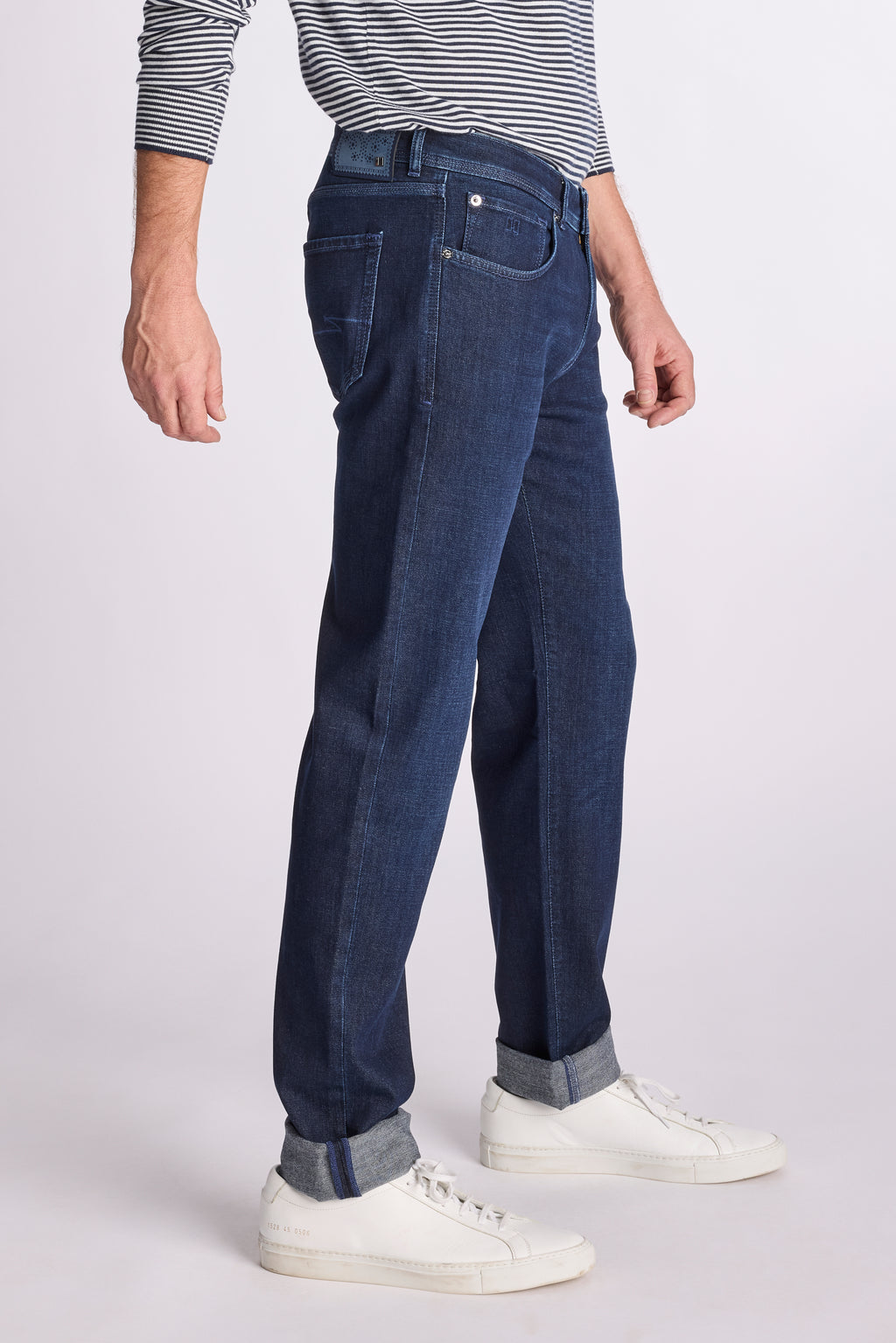 RODGER 08 - 942 DARK INDIGO S26