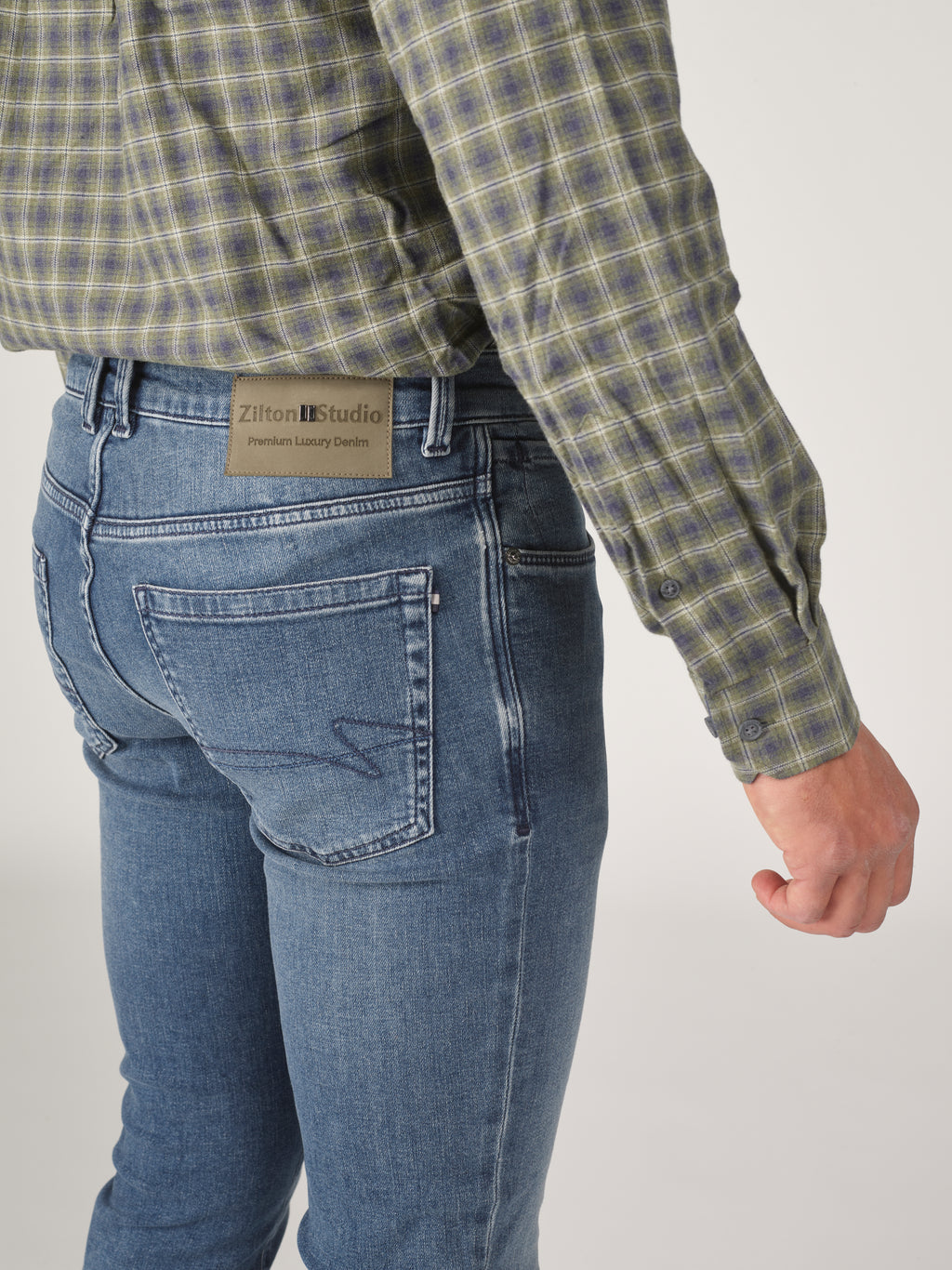 ROY-N 05 - 950 DIRTY BLUE