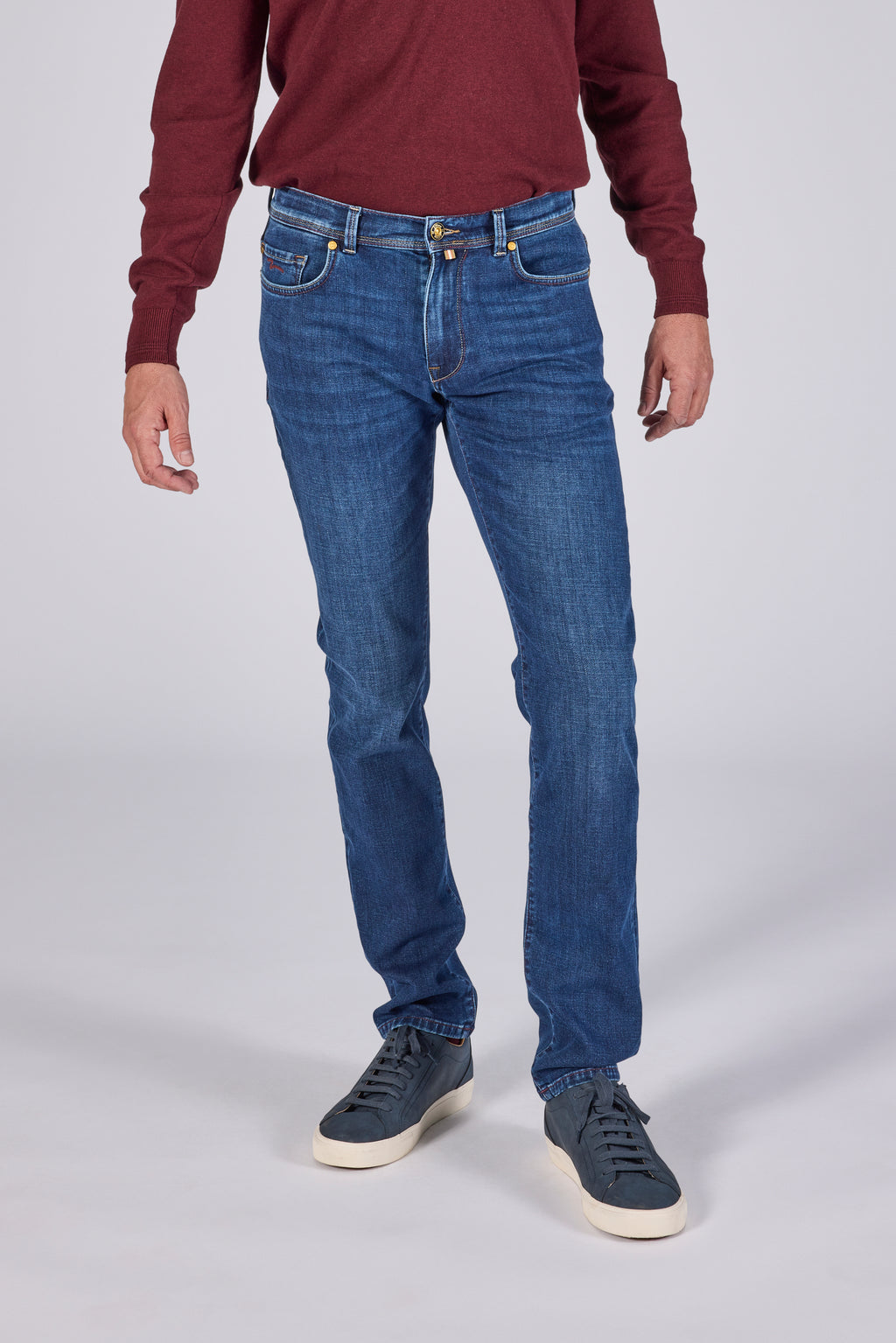 ROY-PR 08 NOS - 931 INDIGO