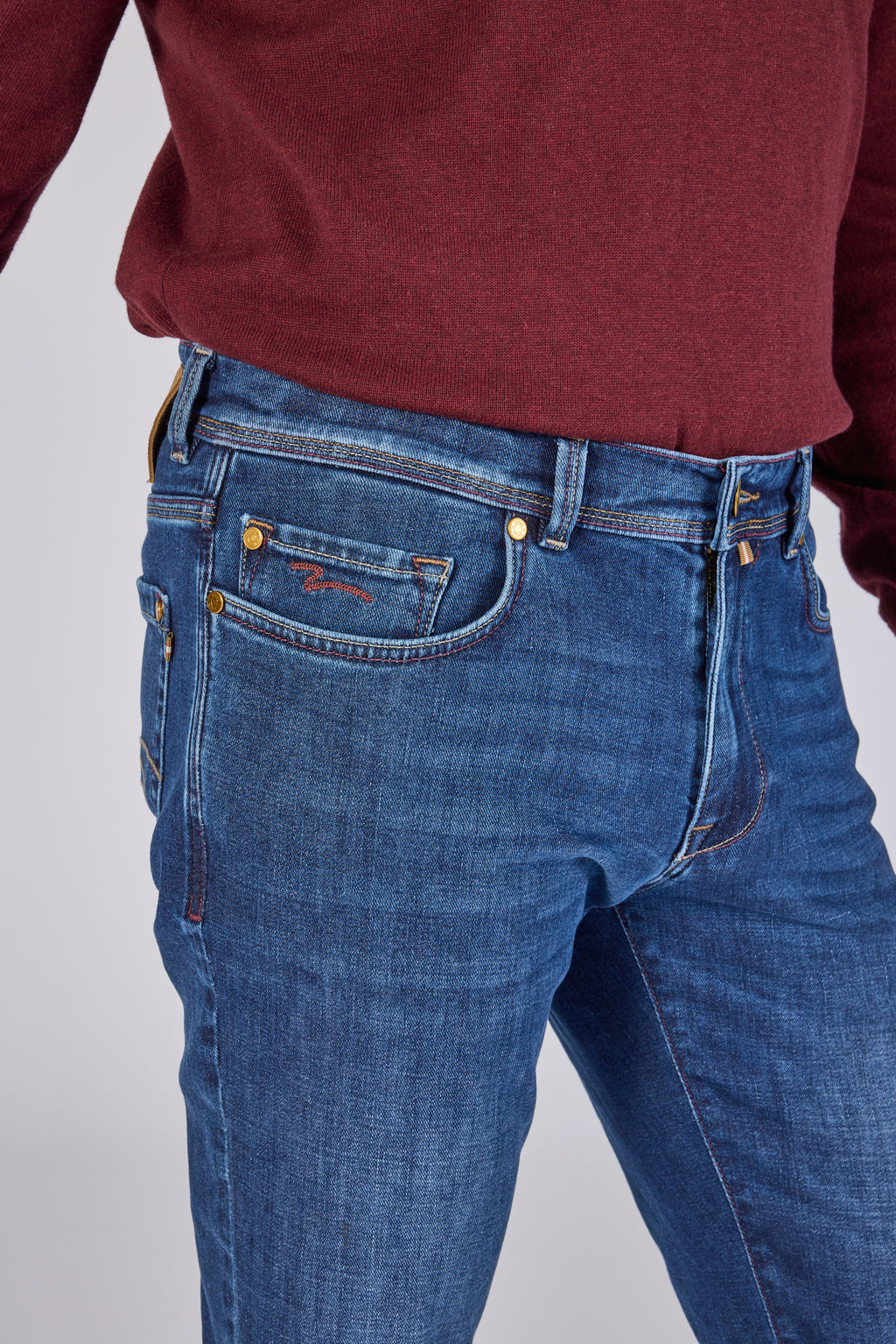 ROY-PR 08 NOS - 931 INDIGO