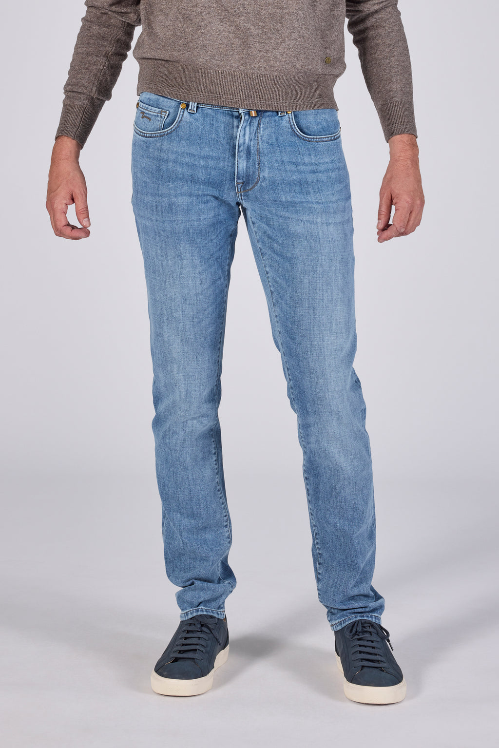 ROY 08 NOS - 901 BLEACH