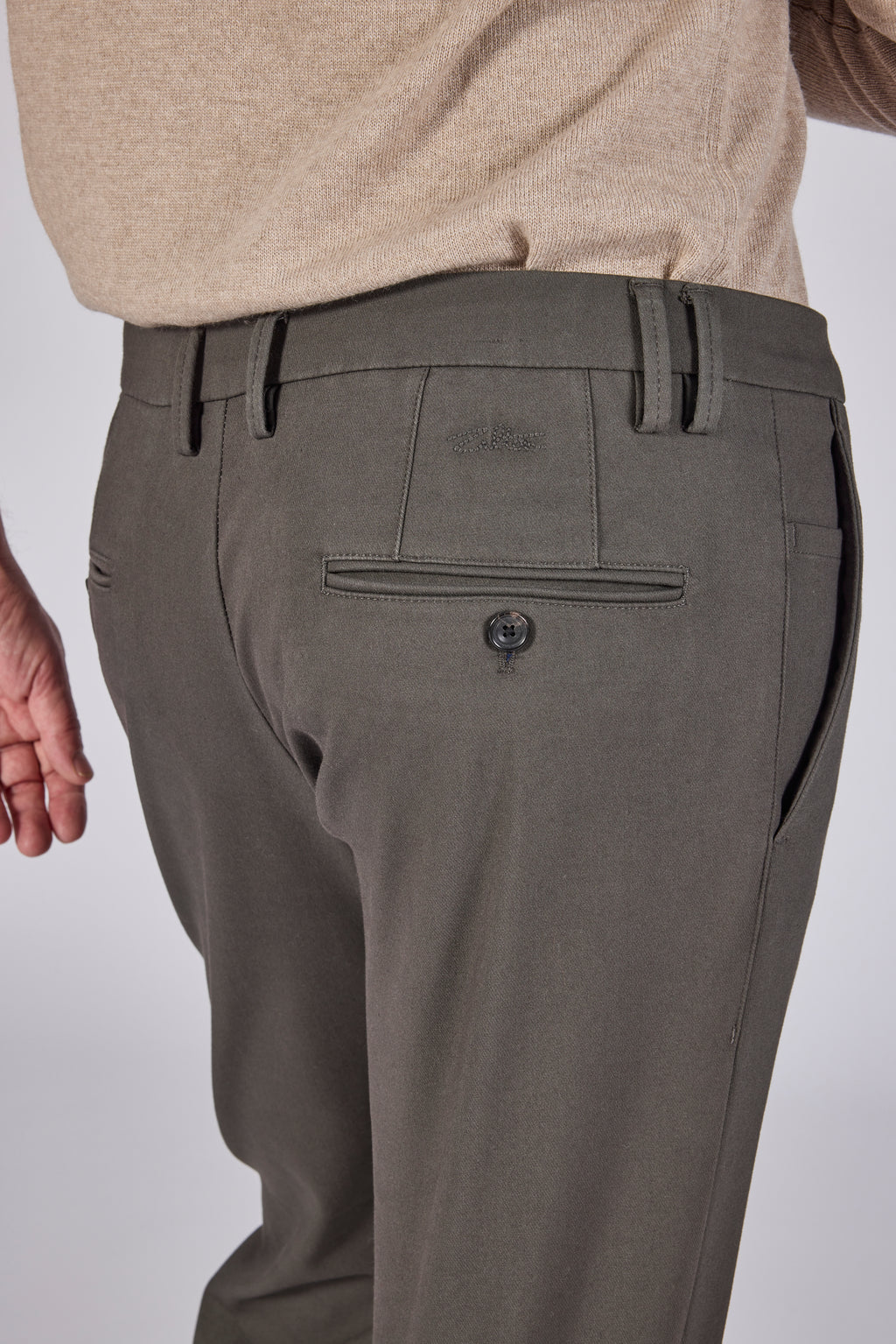 SIDNEY 37 BLACK OLIVE